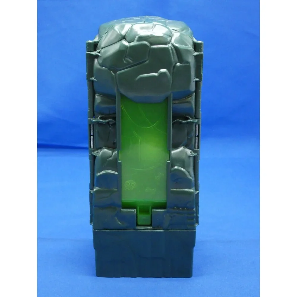 Treasure X Lost Lands Skull Island Swamp Tower Playset Toy with 2 Spiders Moose